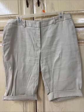 Josephine Chaus Light Beige Roll-Cuff Bermuda Shorts